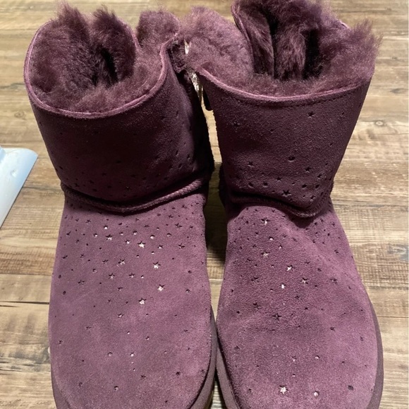 UGG Australia Classic Mini Stargirl Bow - Picture 1 of 5